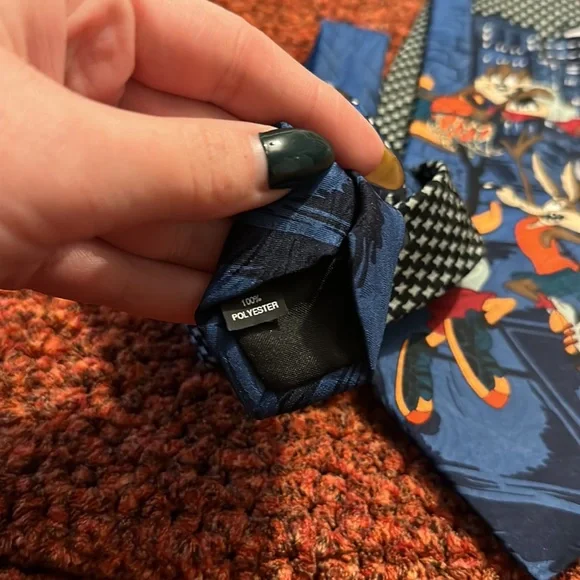 Vintage Looney Tunes Tie - Picture 4 of 4